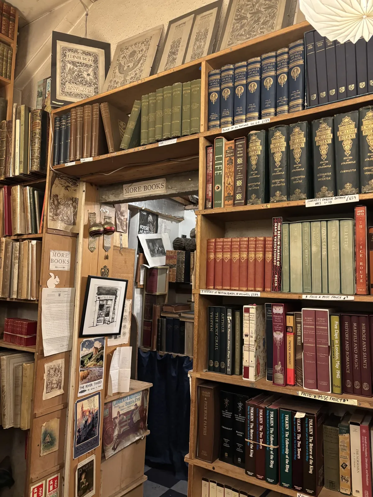 Une vieille librairie où j'ai laissé passer une heure.