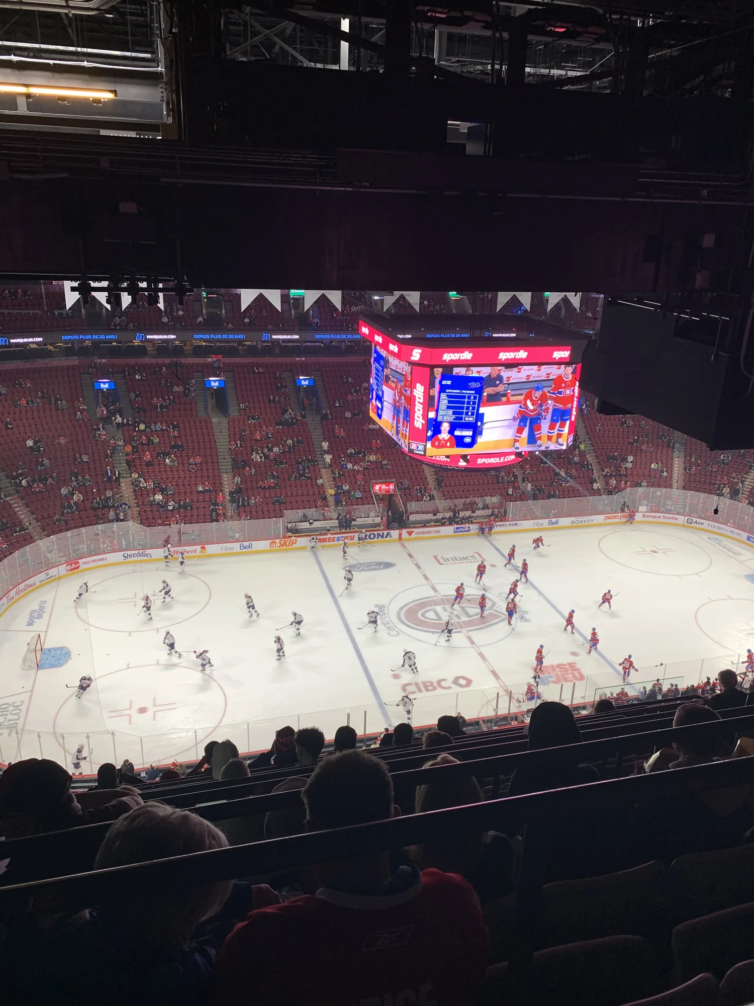 Un match des Canadiens au Centre Bell, tout en haut des gradins.